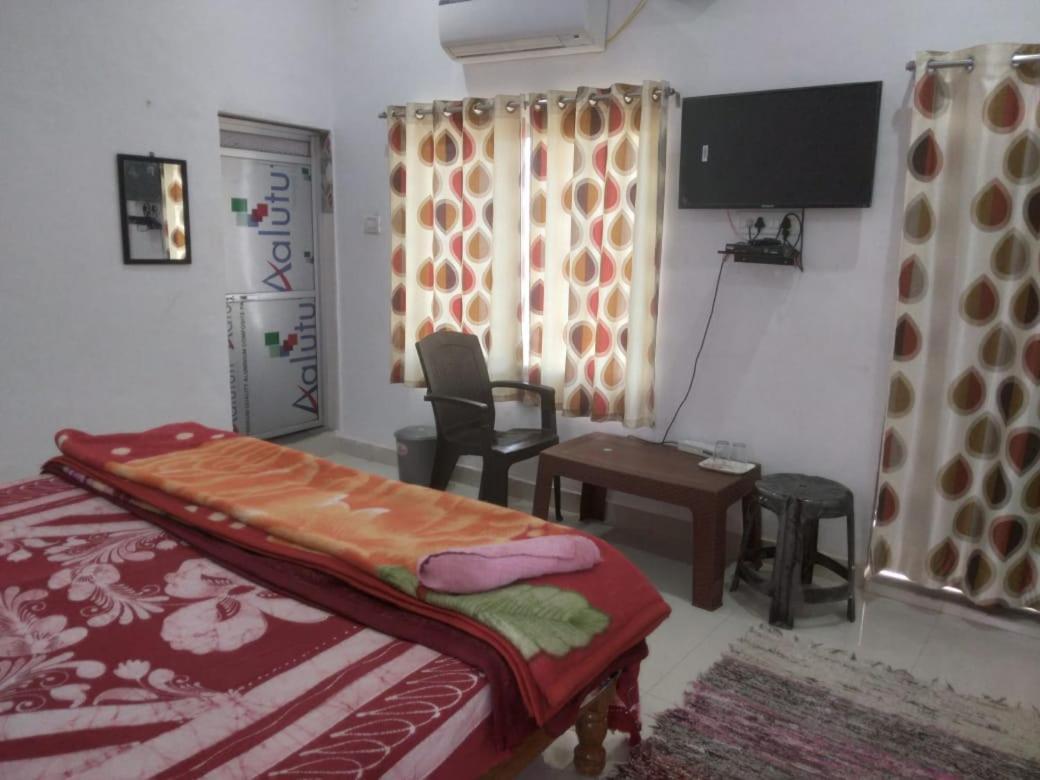 Happy Khajuraho Home Stay Bagian luar foto